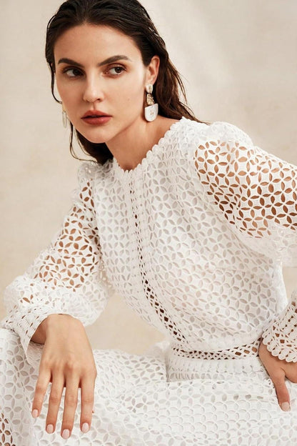 Solid Lace Lantern Sleeve Midi Dress