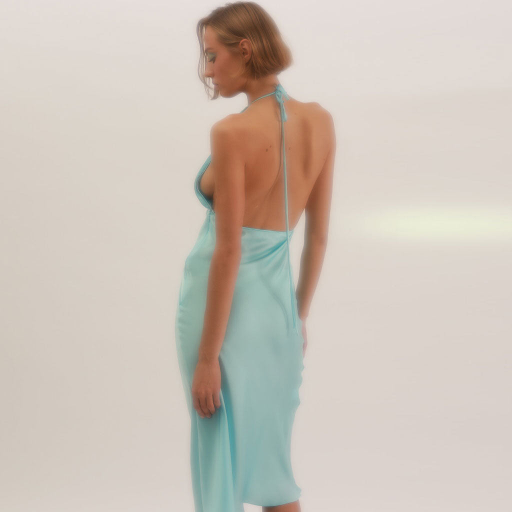 Glossy Backless Pleated Halter V Neck Cocktail Midi Dress - Blue